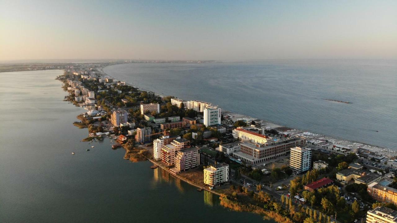 Evy Deluxe Apartment Mamaia Buitenkant foto
